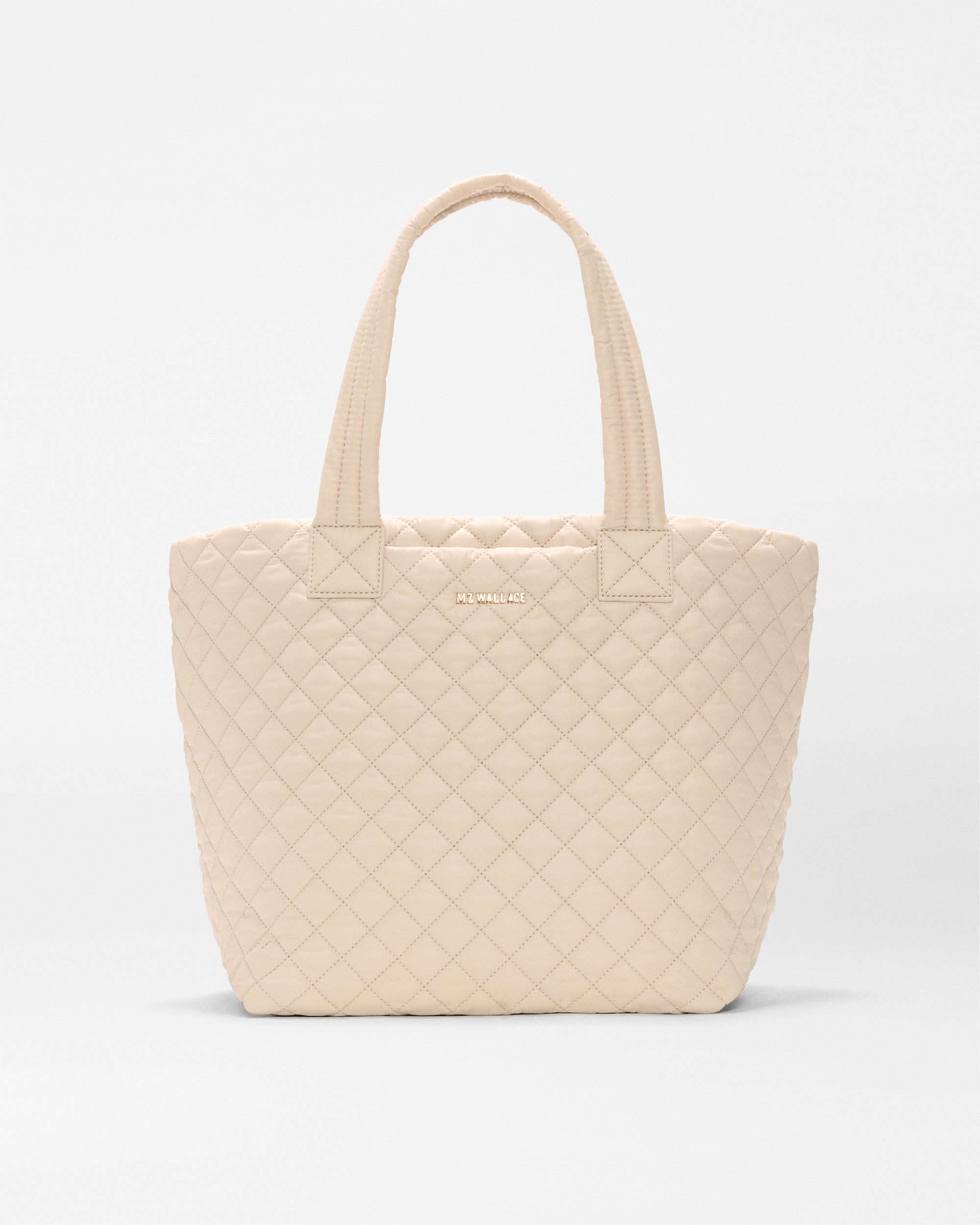 1260x1895_buff_medium_metro_tote_deluxe_A1_06e8a079-f85b-4808-8089-7f184fa0b115
