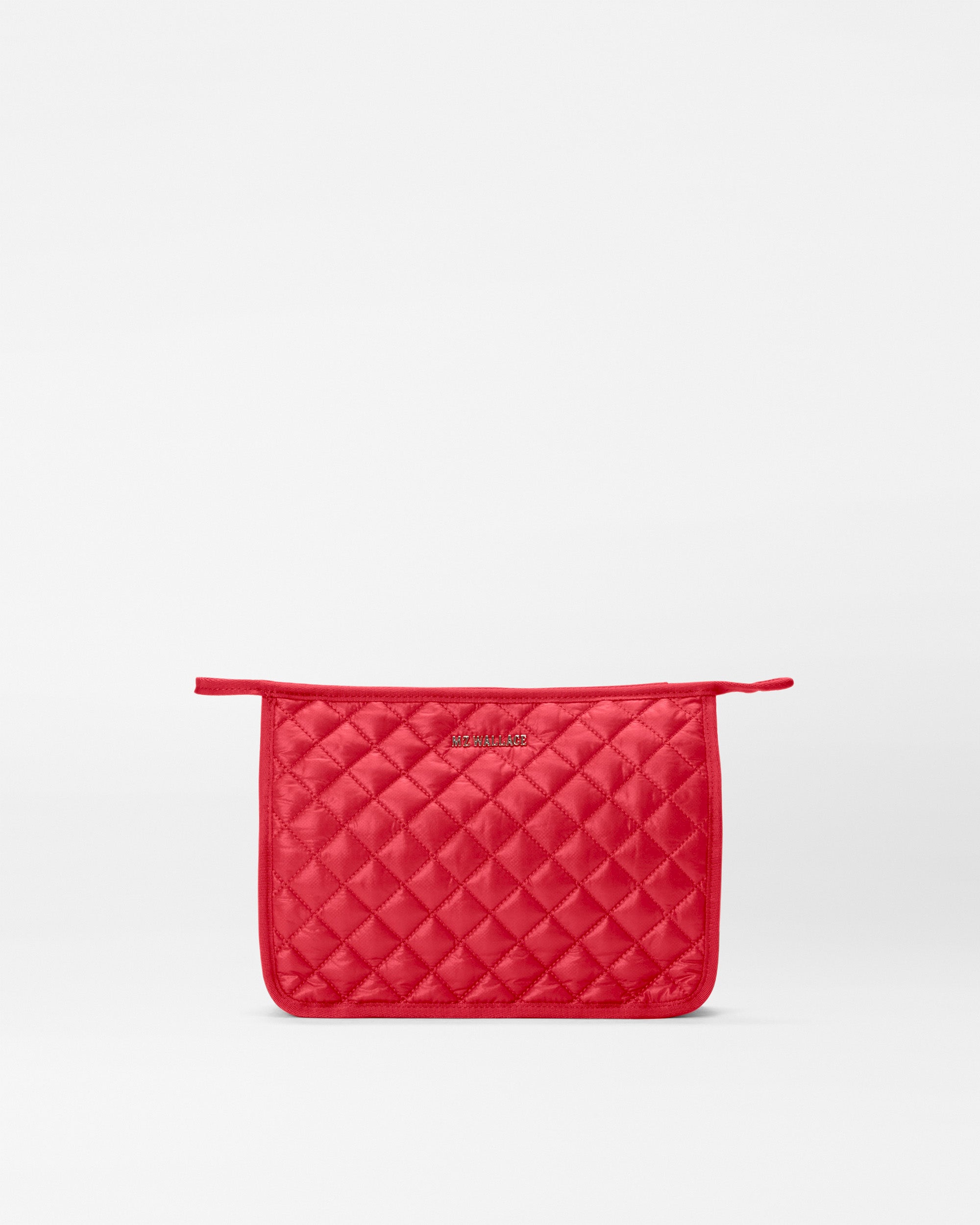 1386X1546_apple_metro_clutch_A1_b93be3b2-39e6-4dbd-b4aa-a060679c7e83