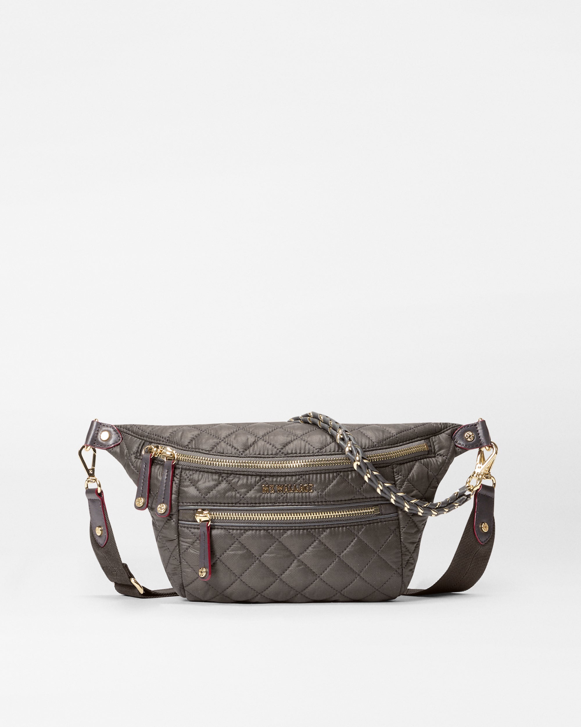 1462C1595_magnet_small_crosby_crossbody_sling_A1_3175b32a-e8b8-45e9-8e1b-34b8f03e2c25