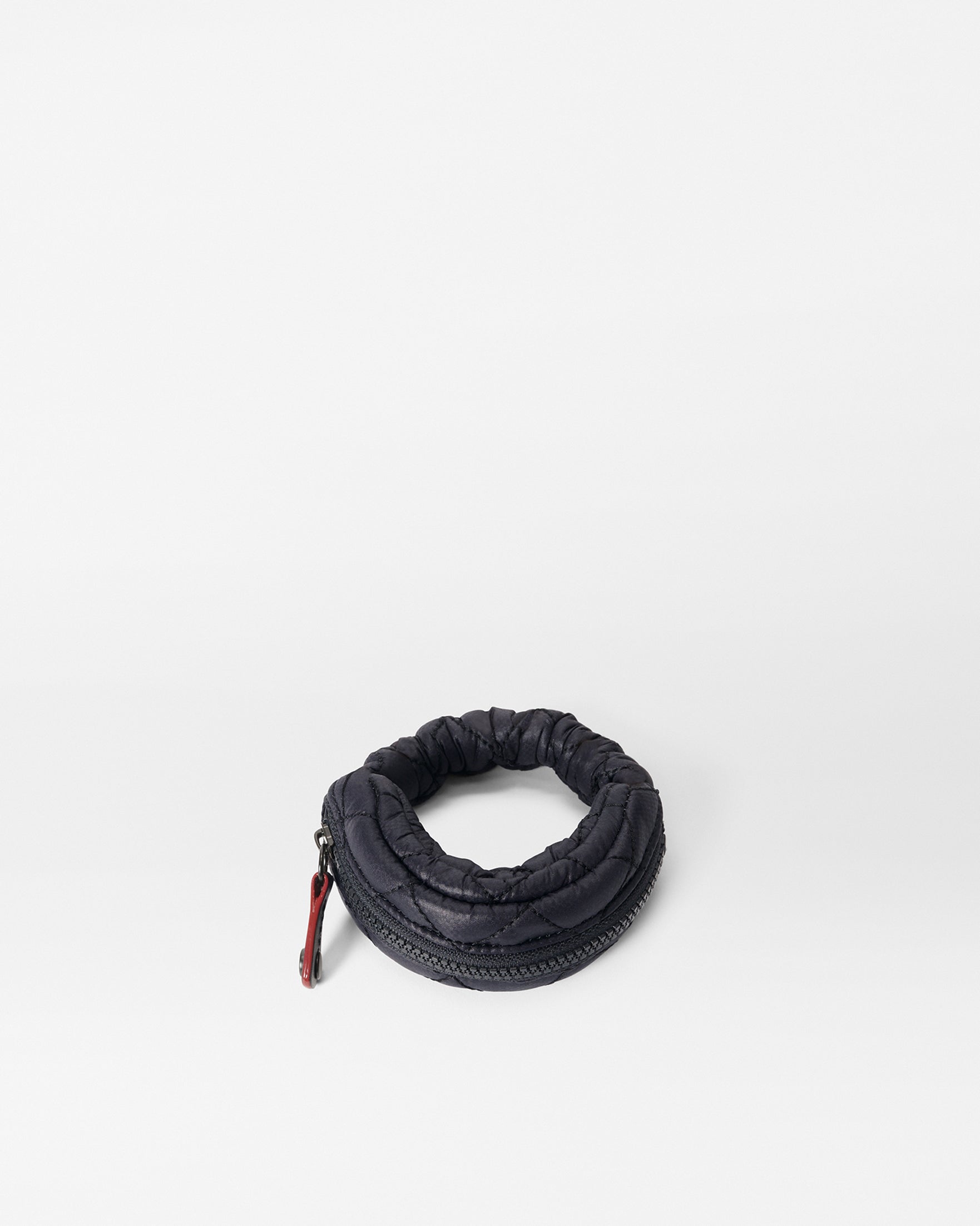 1560X1590_black_jogging_wristlet_bag_A1
