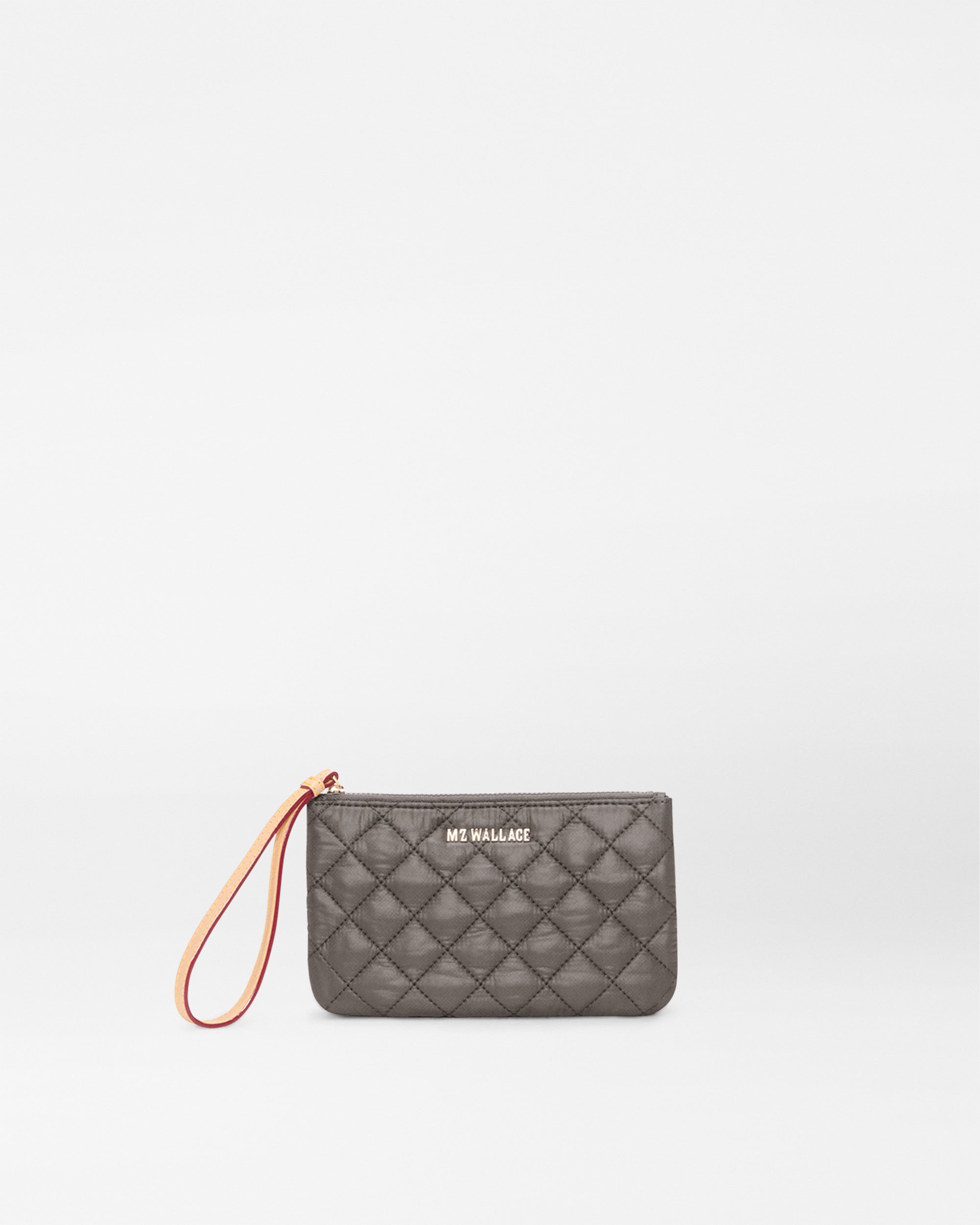 1937X1595_magnet_flat_metro_wristlet_II_A1