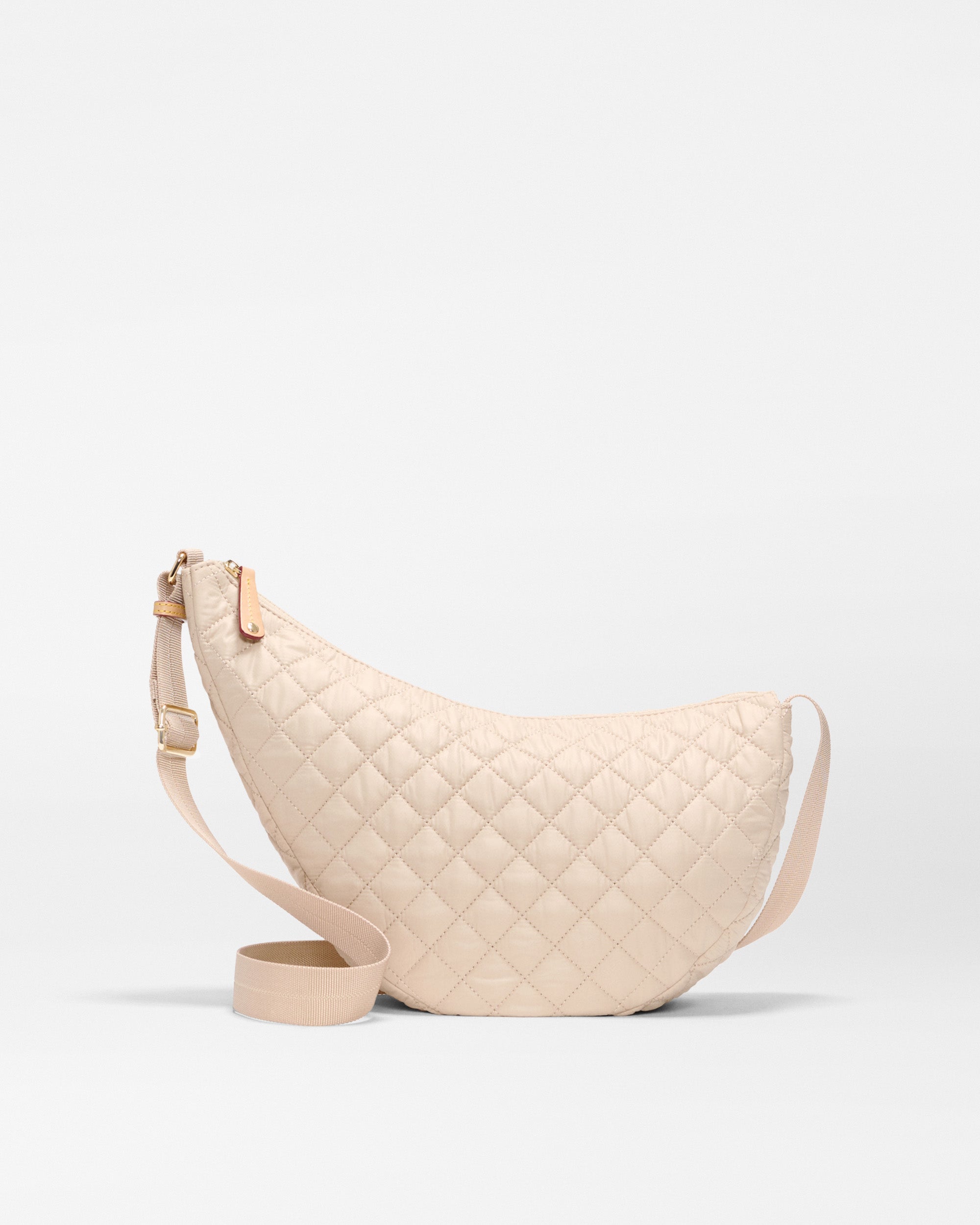 1994x1895_buff_metro_smile_bag_A1