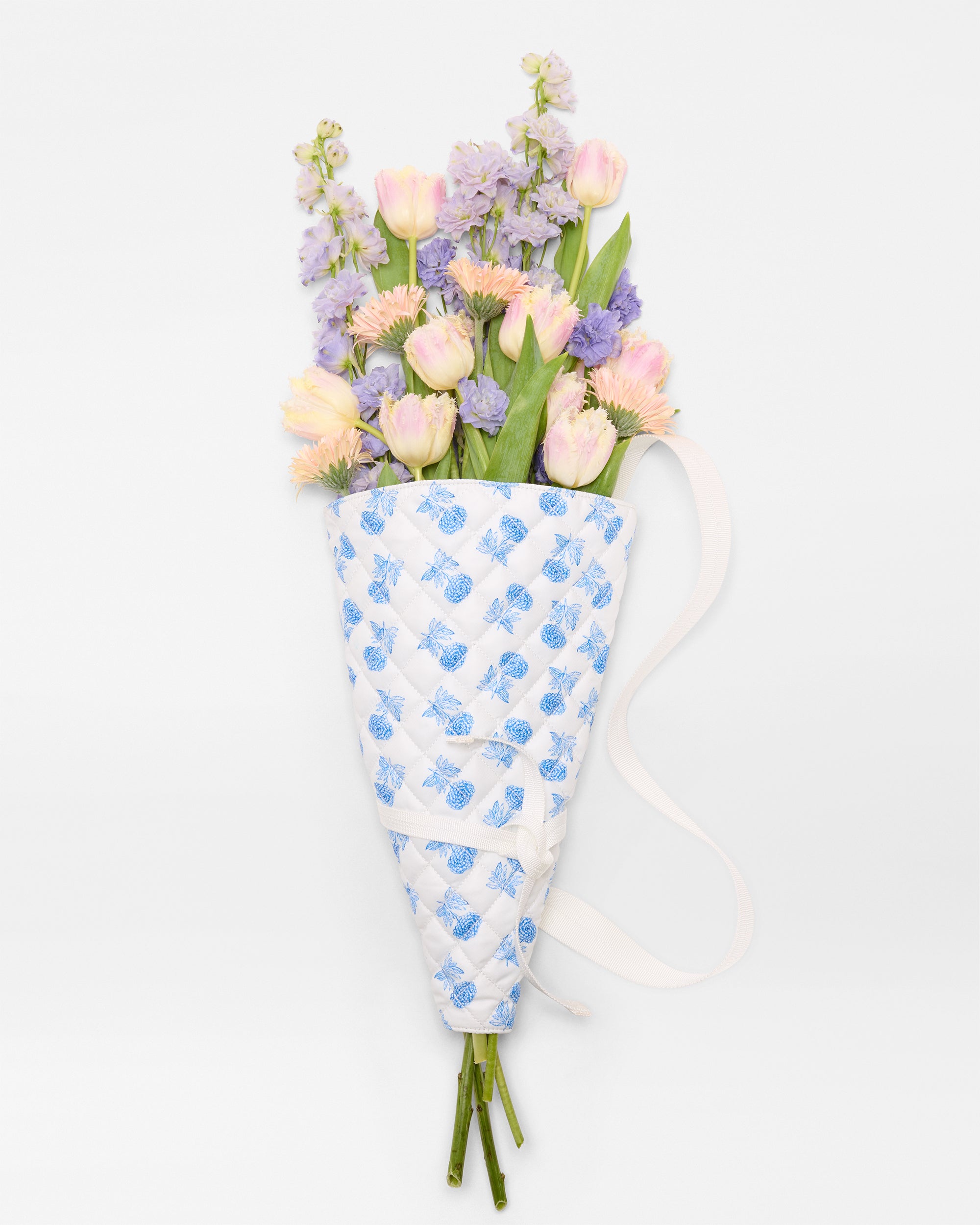 1995x2421_porcelain_blue_zinnia_flower_market_tote_A1