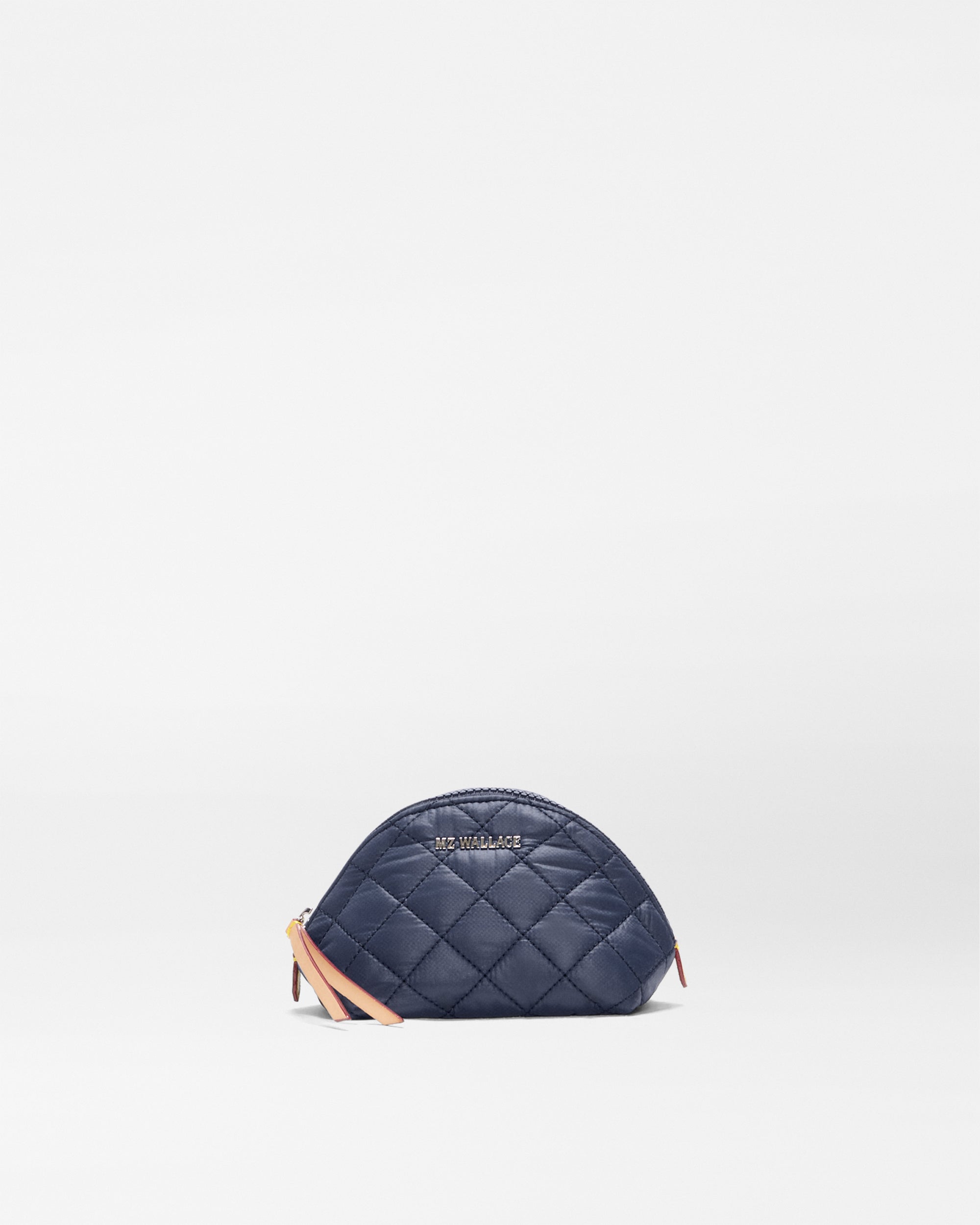 2002x1600_navy_momo_pouch_A1