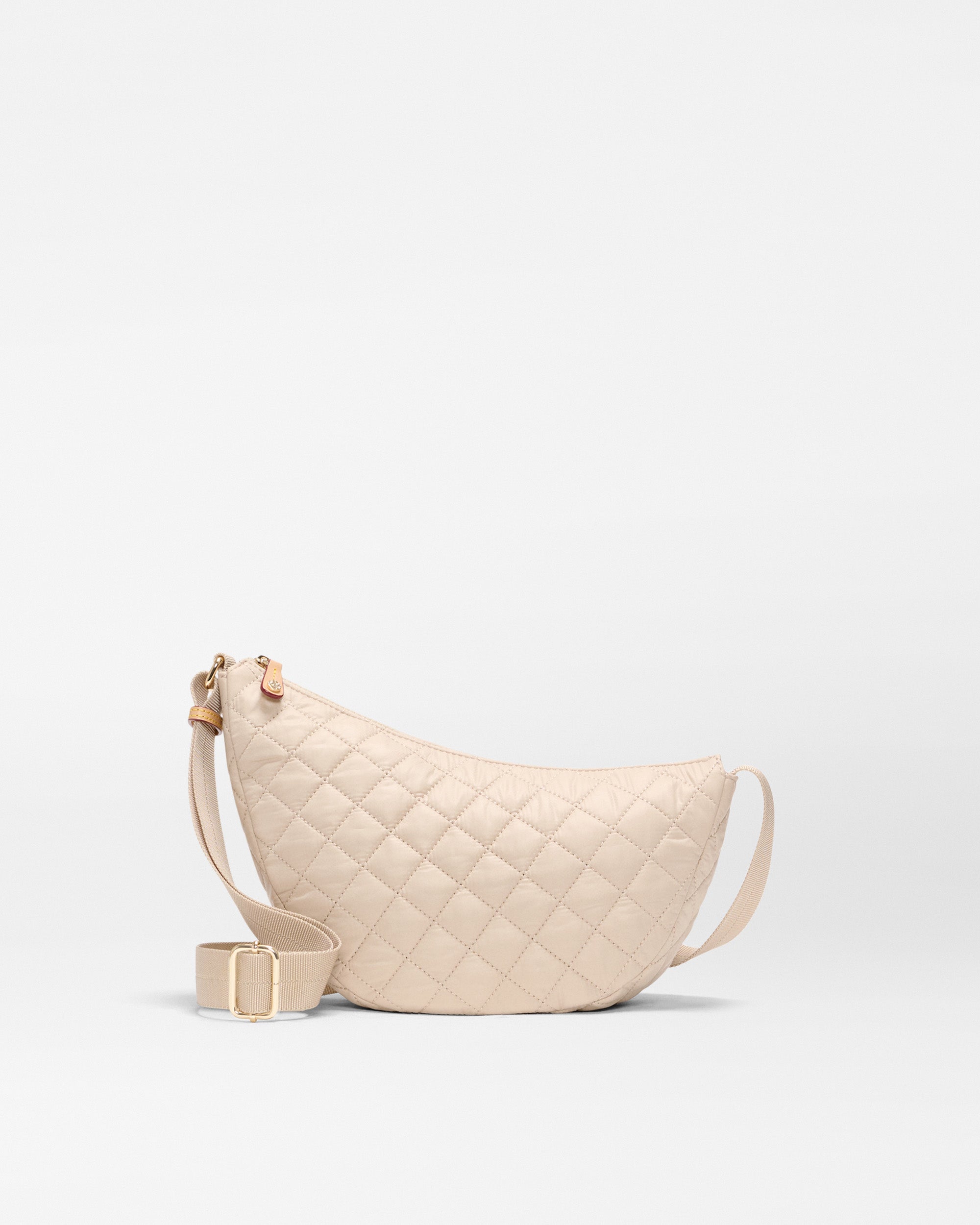 2014x1895_buff_small_metro_smile_bag_A1